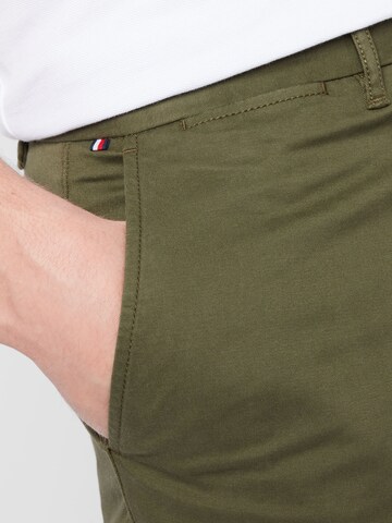 TOMMY HILFIGER Slimfit Chino hlače 'Brooklyn 1985' | zelena barva