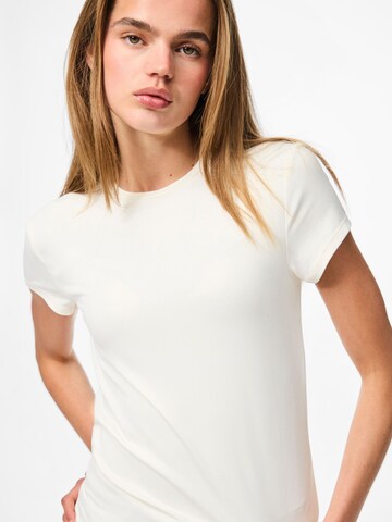 PIECES - Camiseta 'FYLLA' en blanco