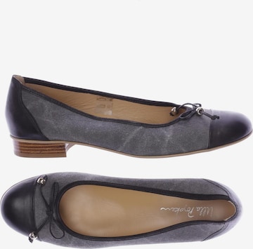 Ulla Popken Flats & Loafers in 41 in Grey: front