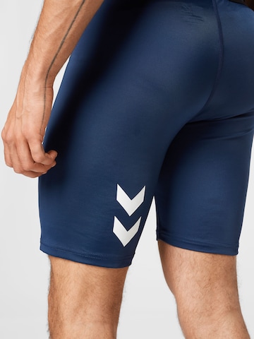 Hummel Skinny Sportshorts in Blau