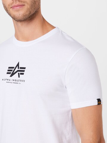 Tricou de la ALPHA INDUSTRIES pe alb