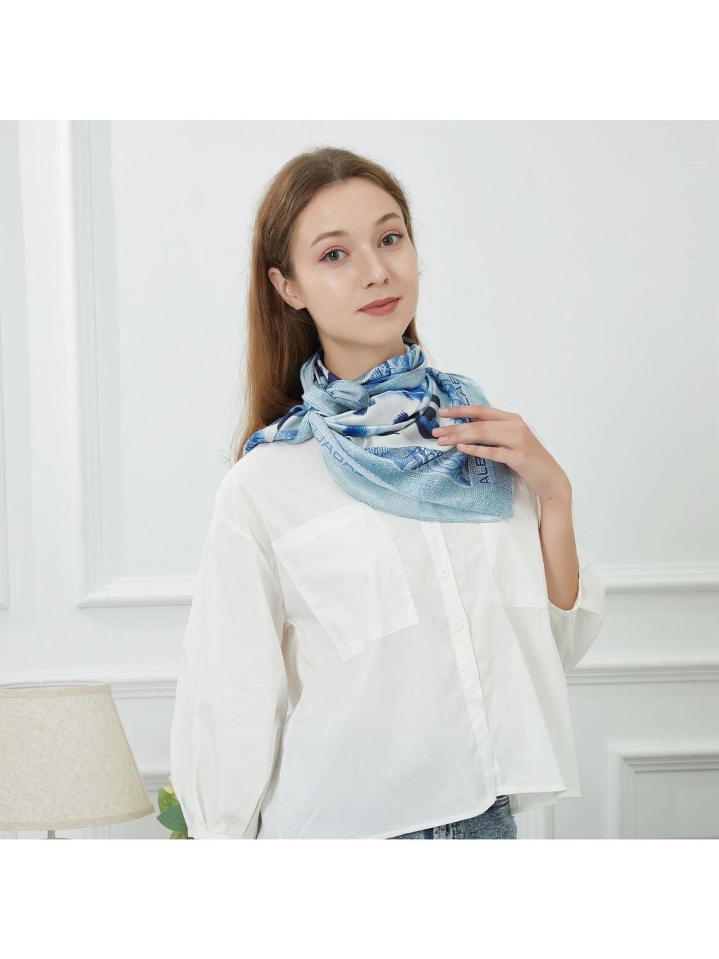 alberto cabale Sjaal 'Panther Zoé' in Blauw