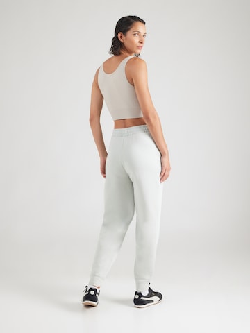 PUMA Конический (Tapered) Спортивные штаны 'ESS Small No. 1' в Зеленый