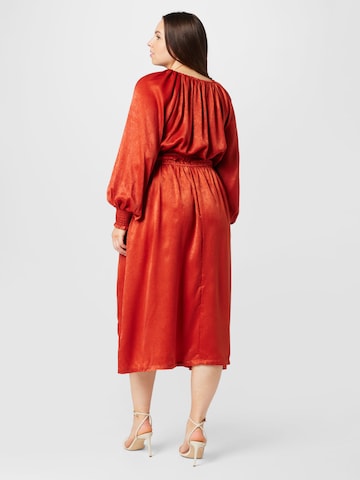 Robe River Island Plus en rouge