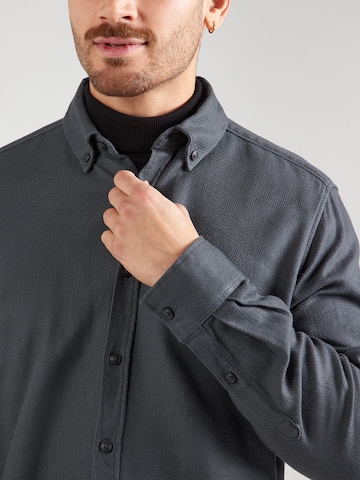 Coupe regular Chemise s.Oliver en gris