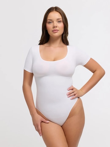 Body modellante 'Tshirt Sculpting Bodysuit with Slip' di cfab in bianco