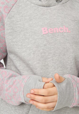BENCH Sweatshirt in Grau