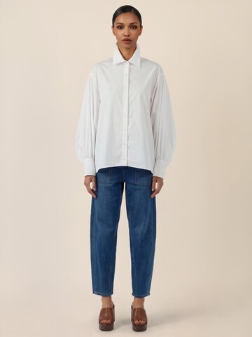 APART Blouse in White: front