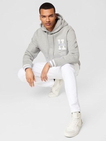 Les Deux Sweatshirt 'Varsity' in Grau