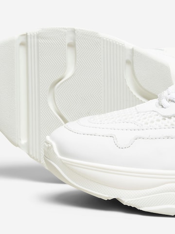 SELECTED FEMME Sneakers 'Gavina' in White