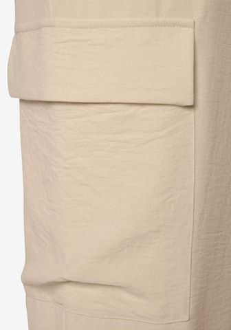 LASCANA Tapered Housut värissä beige