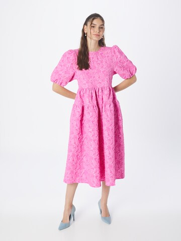 Monki Cocktailklänning i rosa: framsida