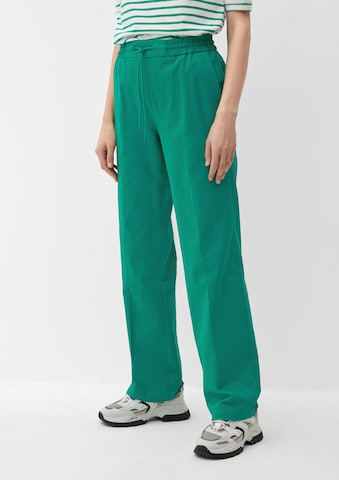 Regular Pantalon à plis s.Oliver en vert : devant