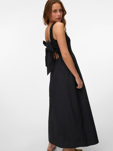 Robe de soirée 'VMVally' VERO MODA en noir