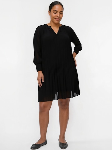 Vero Moda Curve - Vestido 'SUNA ' en negro
