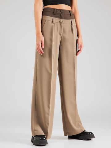 Wide Leg Pantalon à plis Nasty Gal en beige : devant