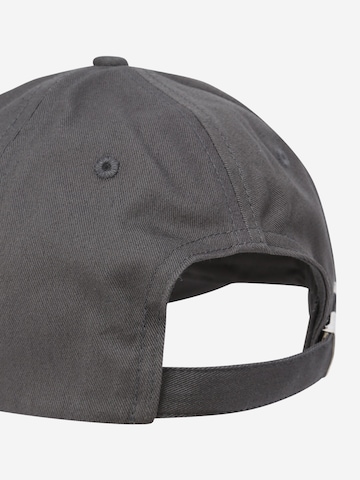 Calvin Klein - Gorra en gris