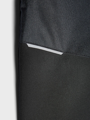 Tapered Pantaloni funzionali 'Alfa' di NAME IT in nero