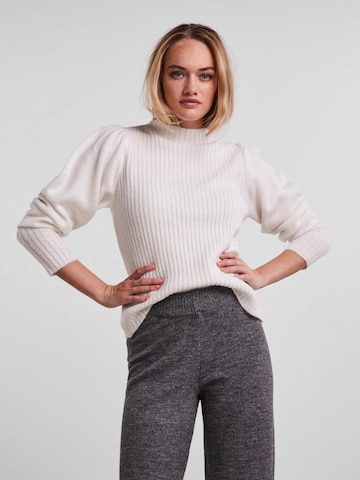 Pullover 'Ana' di PIECES in bianco: frontale