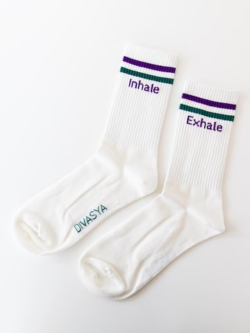 Divasya Socken 'Inhale Exhale'‌‌‌‌‌‌‌ in Lila
