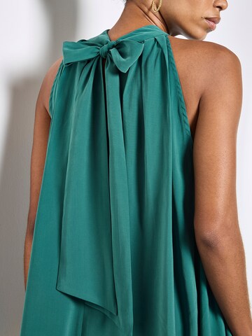 Apricot Blouse in Groen