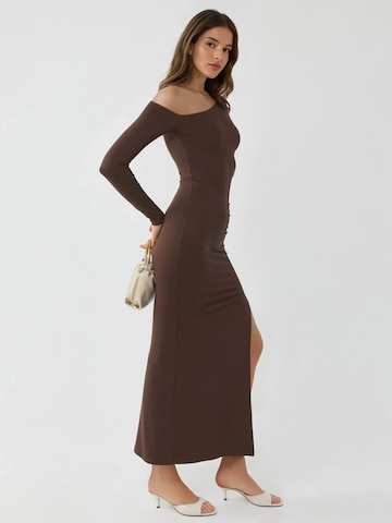 Busem - Vestido em castanho