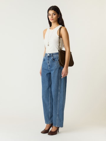 YAS Barrel Jeans 'YASCamea' in Blau