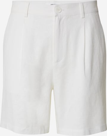 DAN FOX APPAREL Regular Pleat-front trousers 'Alan' in White: front