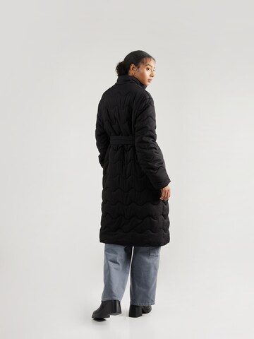 Manteau mi-saison 'Encouraged ' florence by mills exclusive for ABOUT YOU en noir