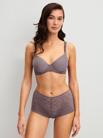 Panty 'Natural Comfort Lace' di CALIDA in marrone