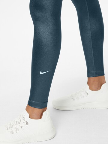 NIKESkinny Sportske hlače - zelena boja