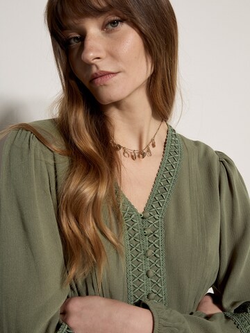 Robe ' ' Apricot en vert