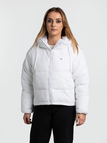 Tommy Jeans Winter Jacket 'Vail' in White: front