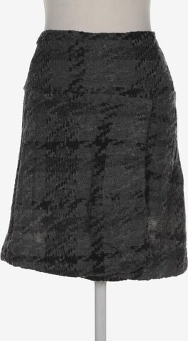 Tandem Skirt in L in Grey: front