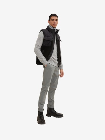 Regular Pantalon chino TOM TAILOR en gris