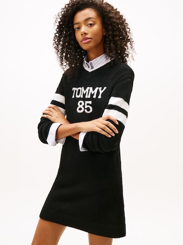 Tommy Jeans Strickkleid in Schwarz: Vorderseite