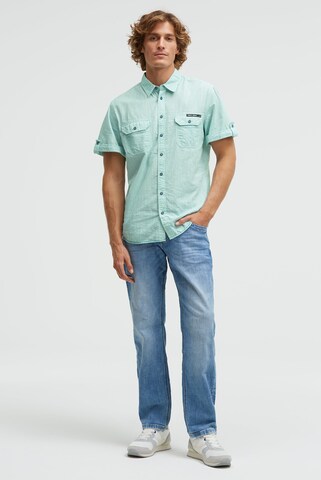 CAMP DAVID Slim fit Button Up Shirt in Green