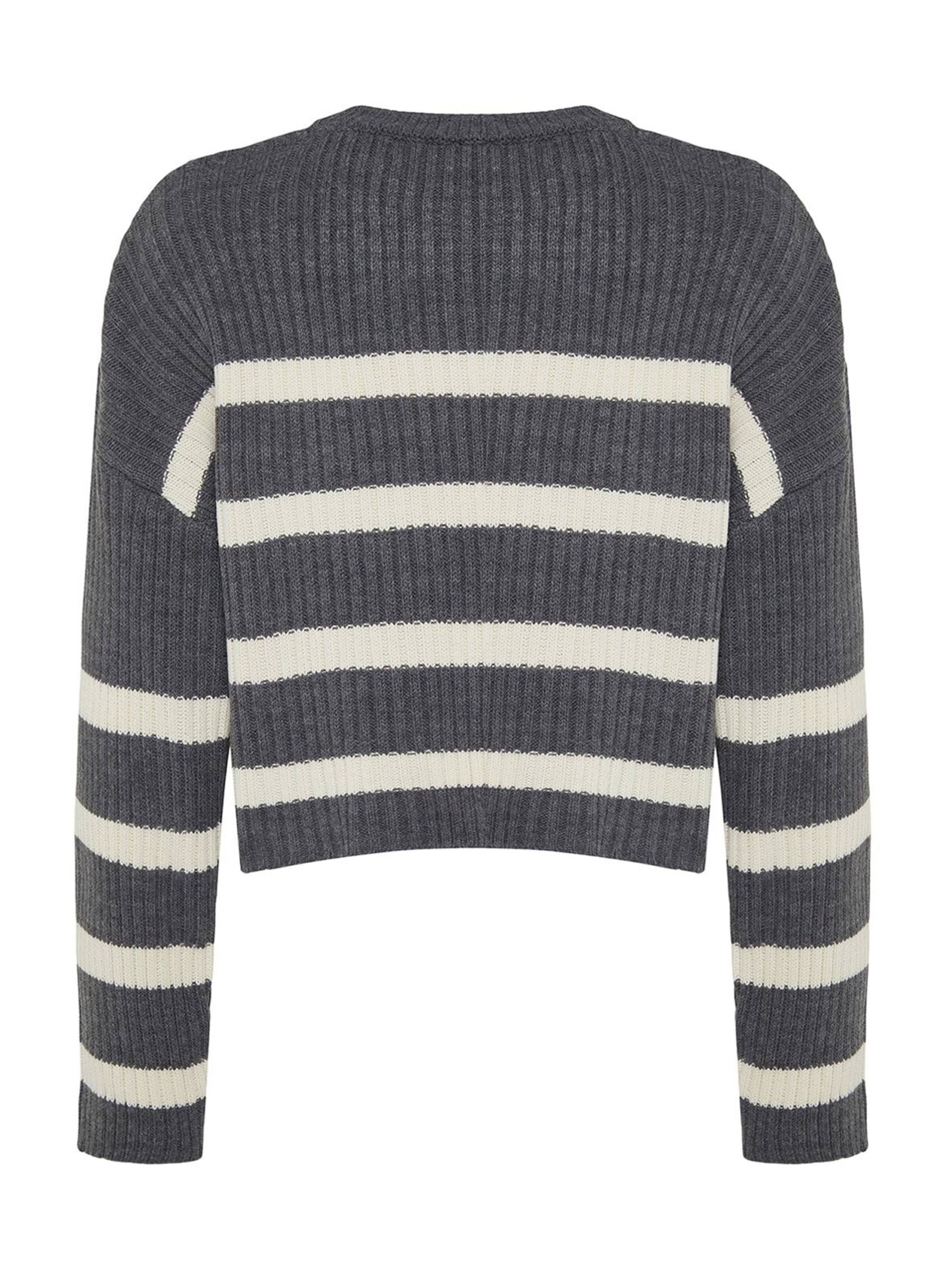 Trendyol Sweater in Grey