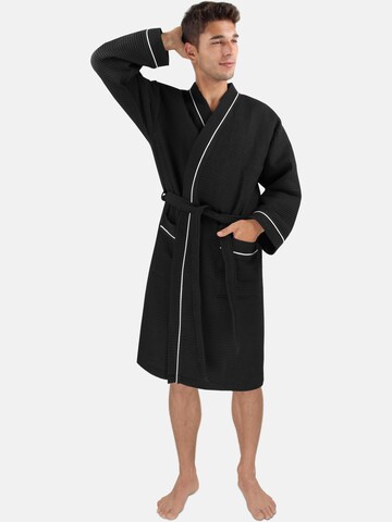 normani Short Bathrobe in Black