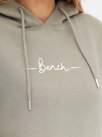 BENCH Sweatshirt 'LAYA' in Grün
