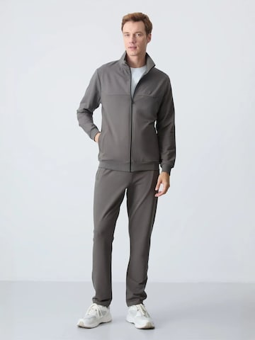 Tommy Life Sweat suit in Grey