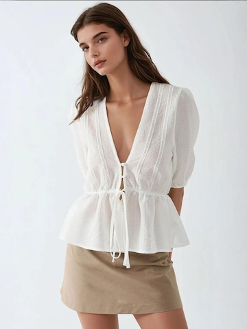 Hiccup Bluse in Weiß: Vorderseite