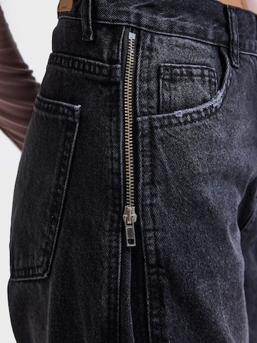 Barrel Jean 'ZIPPER BARREL BALLOON MID RISE JEANS - SOFT BLACK' IT'S BASIC en noir : devant