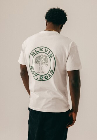 Maglietta 'Source' di BLKVIS in bianco: frontale