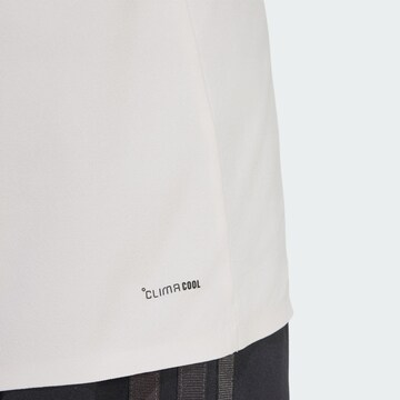 T-Shirt fonctionnel 'Audi Formula One Team Engineers & Marketing' ADIDAS PERFORMANCE en blanc