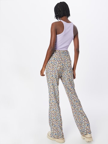 évasé Pantalon Nasty Gal en mélange de couleurs