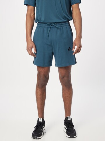 mėlyna ADIDAS SPORTSWEAR Standartinis Sportinės kelnės 'Essentials French Terry 3-Stripes': priekis