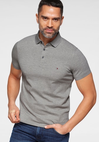 T-Shirt TOMMY HILFIGER en gris : devant