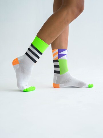 INCYLENCE Athletic Socks in Green