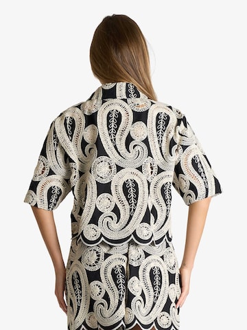 Jijil Shirt in Black